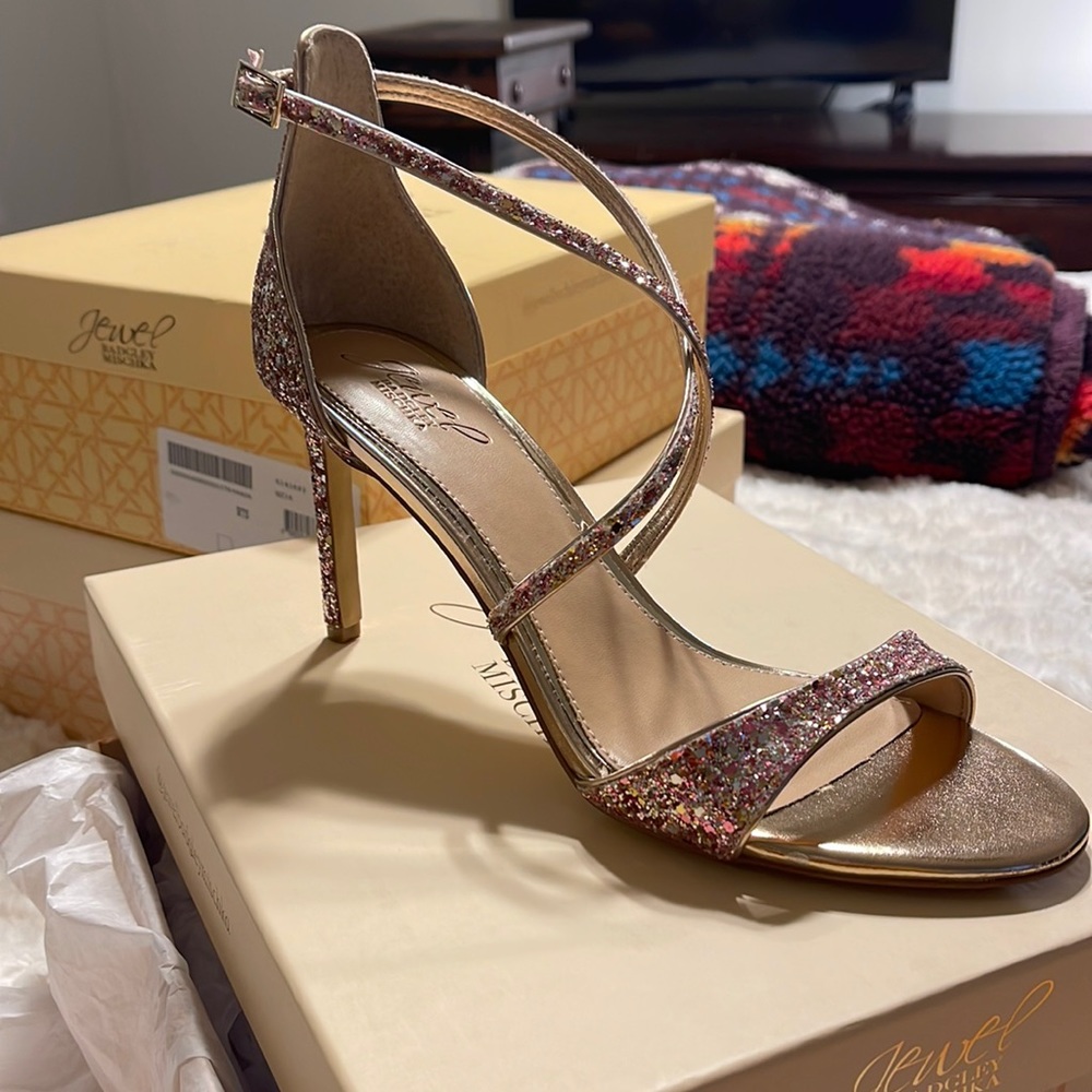 Jewel Badgely Mischka Dimitra Strappy Sandal